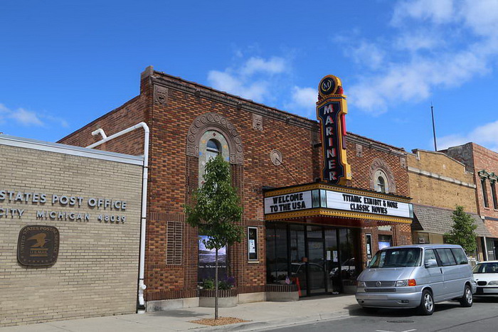 Mariner Theatre - From Bruce Wicks (newer photo)